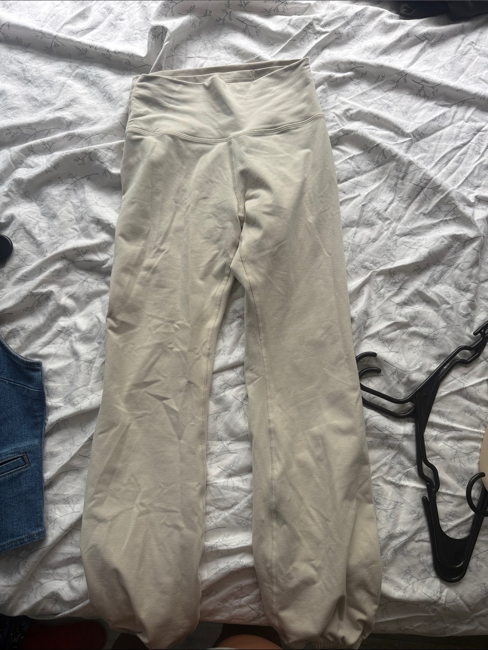 High-Waist Cream Leggings - Women's Stretch Flare